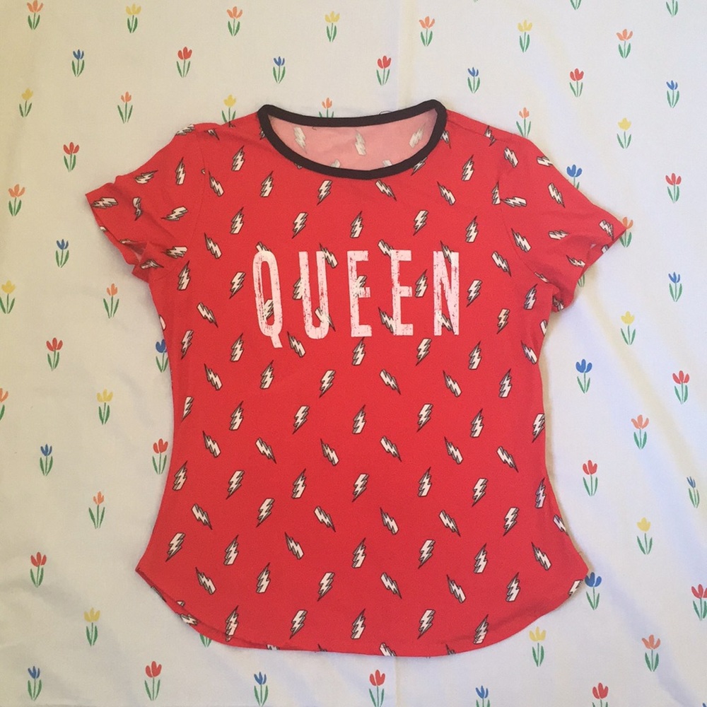 Red lightning bolt “Queen” shirt